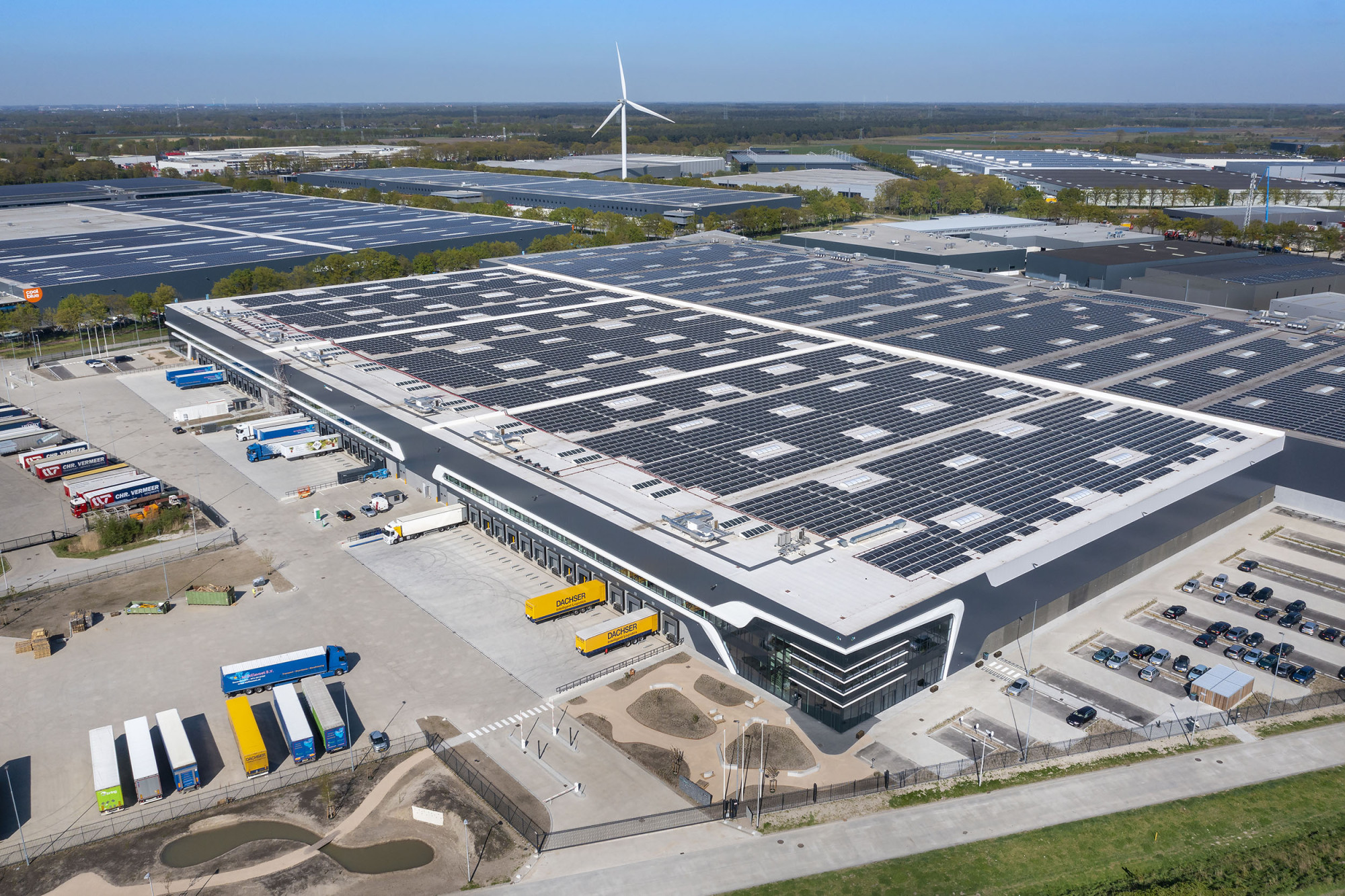 Prologis%20Tilburg%20DC5%20EFG%20eindfotografie-solar-0210.jpg